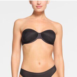 SKIMS Weightless Strapless Bra